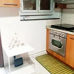 Nina House Yellow Metro Affori Center * Milaan