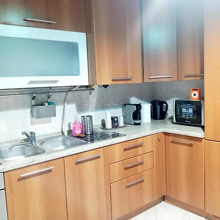 Nina House Yellow Metro Affori Center * Milaan
