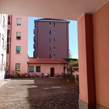 Appartement Nina House Yellow Metro Affori Center